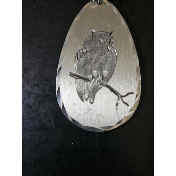 Vintage GENUINE PEWTER‎ TEARDROP PENDANT WITH ETCHED OWL / 20" Chain - Picture 2 of 4